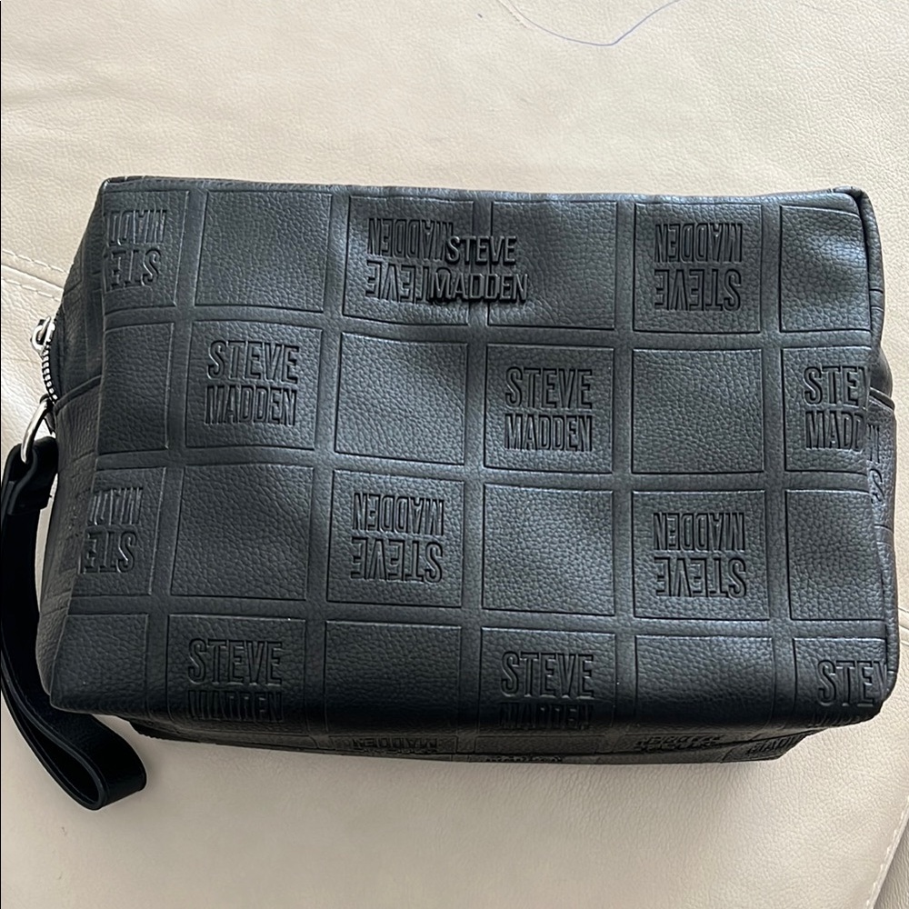 Large Steve Madden toiletry bag